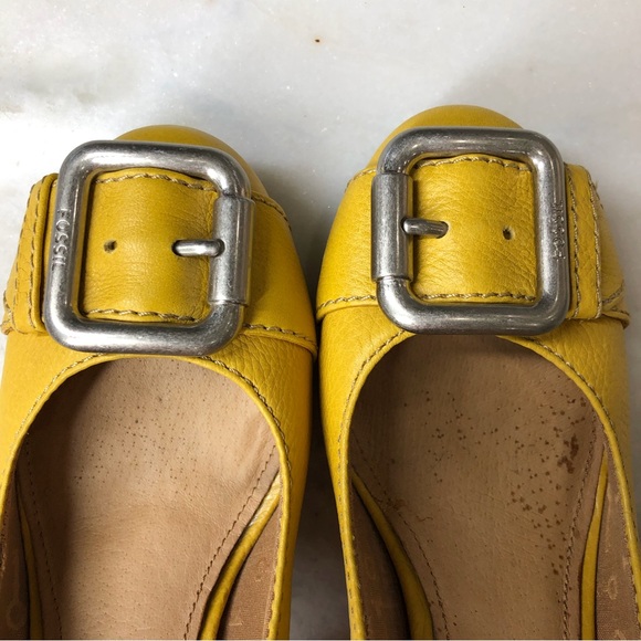 Fossil Maddox Mustard Leather chunky block heel with silver buckle toe pump. 8 - Picture 5 of 12